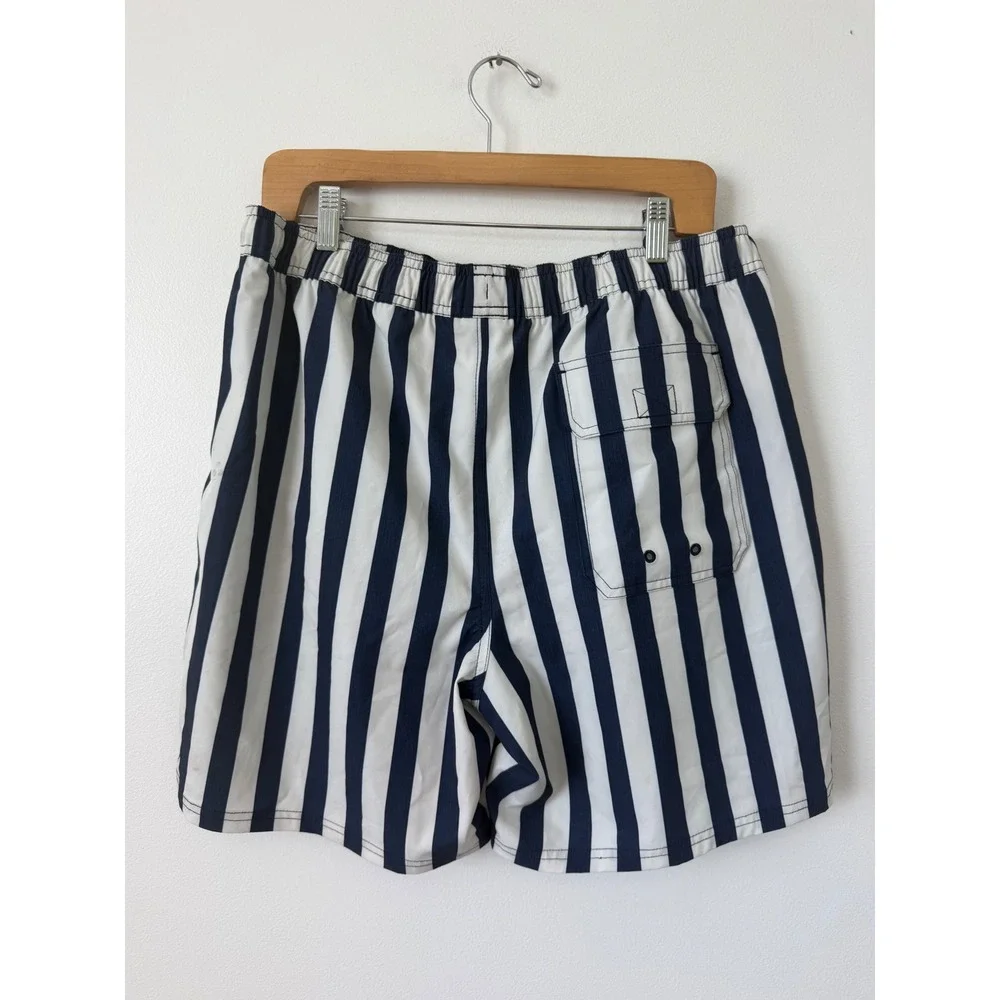 Vineyard Vines Men's Chappy Swim Trunks – Blue & White Stripe Yacht Club Medium